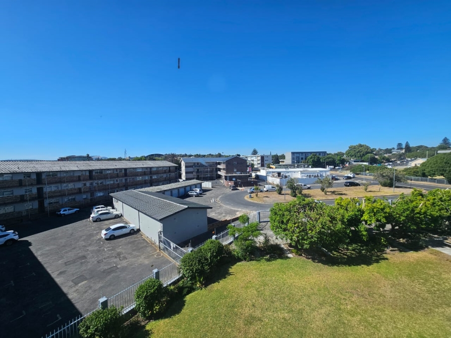 To Let 2 Bedroom Property for Rent in Blomtuin Western Cape